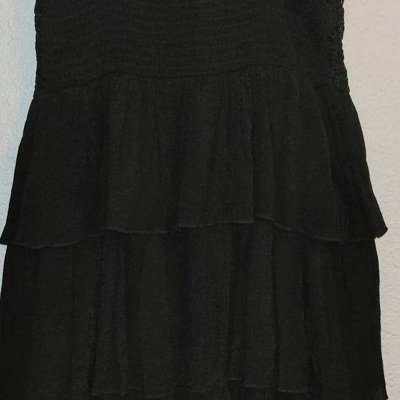 Elegant Black Lace Dress - Picture 2 of 4